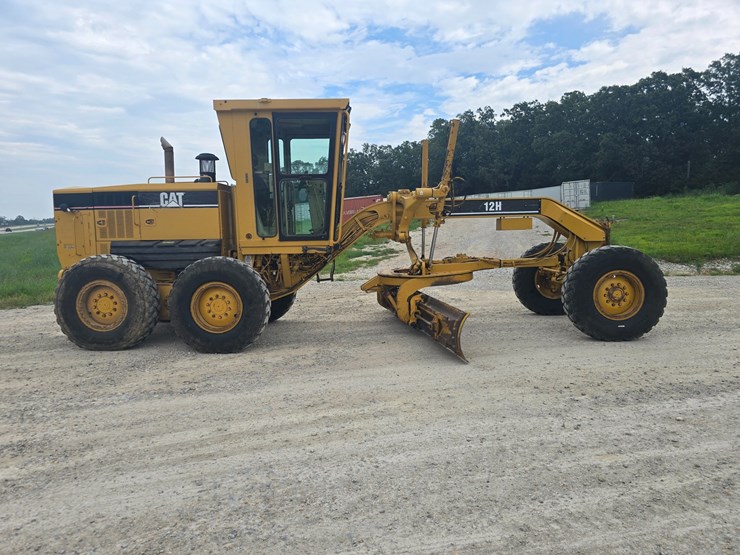 2007-caterpillar-12h-image-21