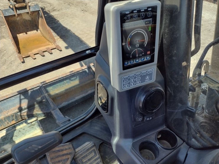 sany-sy135c-image-7