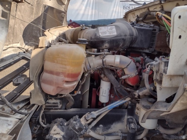 ford-f650-xlt-image-12