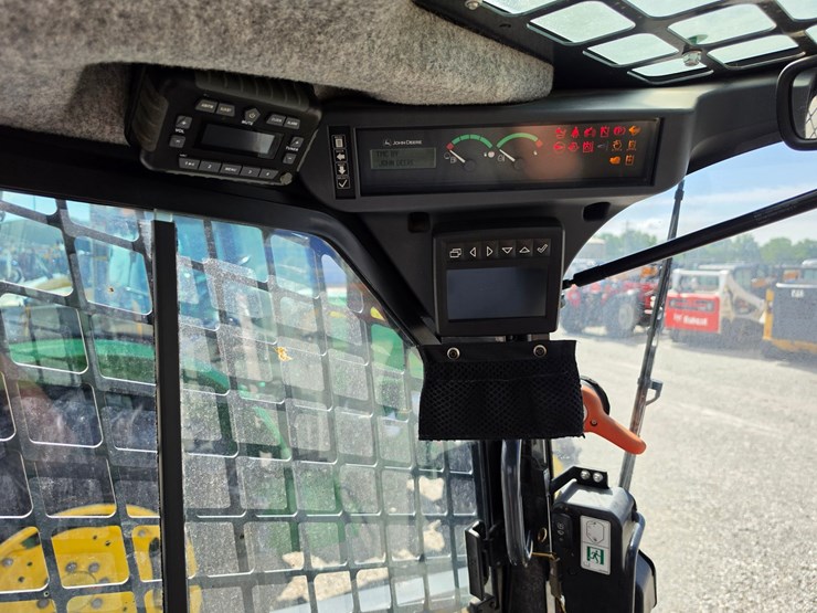 2018-deere-331g-image-8