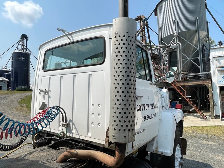 1988-ford-l8000-image-30