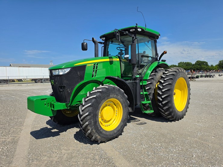 2013-john-deere-7260r-image-1