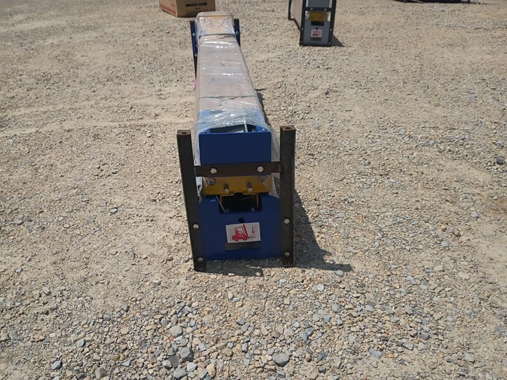 #l77-021-•-lanch-two-post-vehicle-lift-image-8