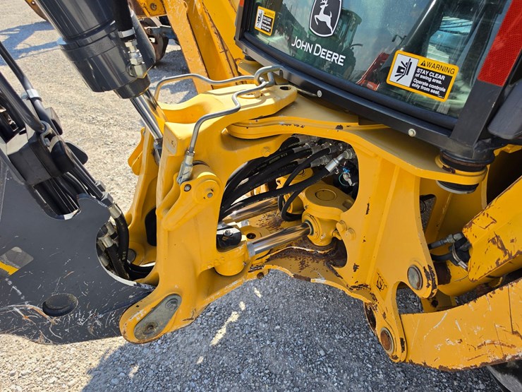 2015-deere-310sl-image-24
