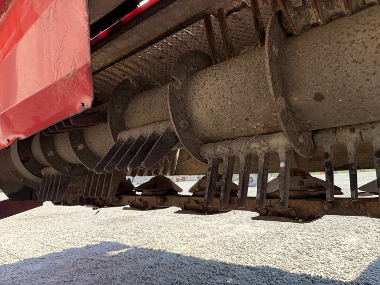 2009-new-holland-h7550-image-9