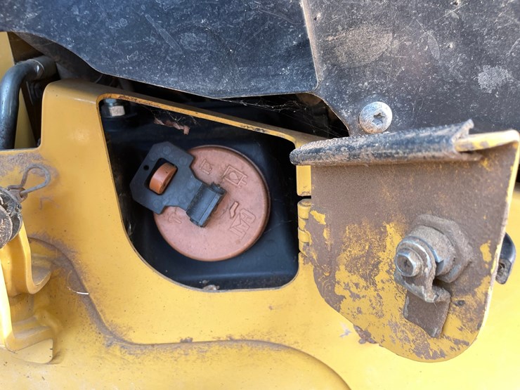caterpillar-242d-image-62