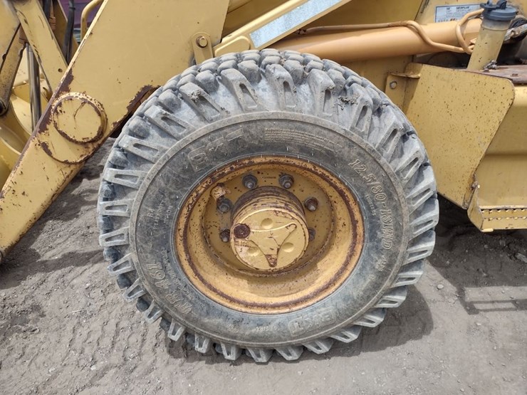 caterpillar-416d-image-17