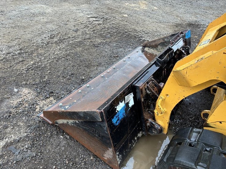 2016-caterpillar-249d-image-8