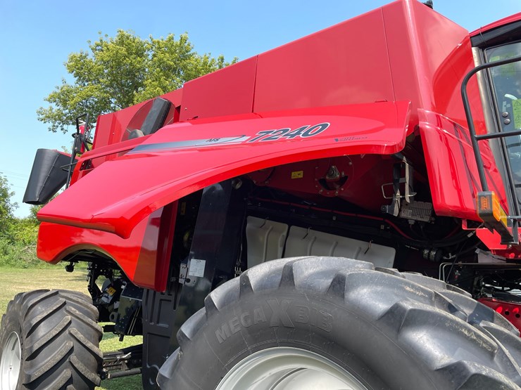 2018-case-ih-7240-image-31