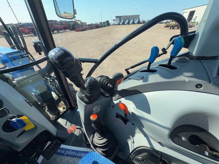 new-holland-t4.75-image-34