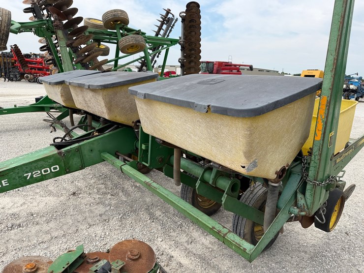 john-deere-7200-image-4