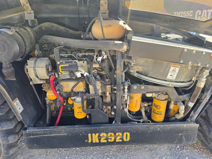 2016-caterpillar-th255c-image-17