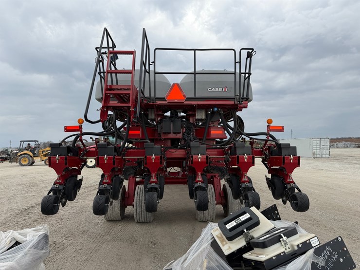 2013-case-ih-1265-image-13