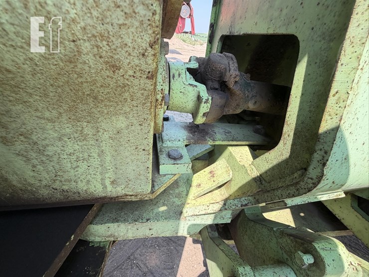 steiger-bearcat-iii-st225-image-20