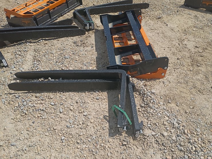 #l76-073-•-landhonor-pallet-forks-skid-steer-attachment-image-2