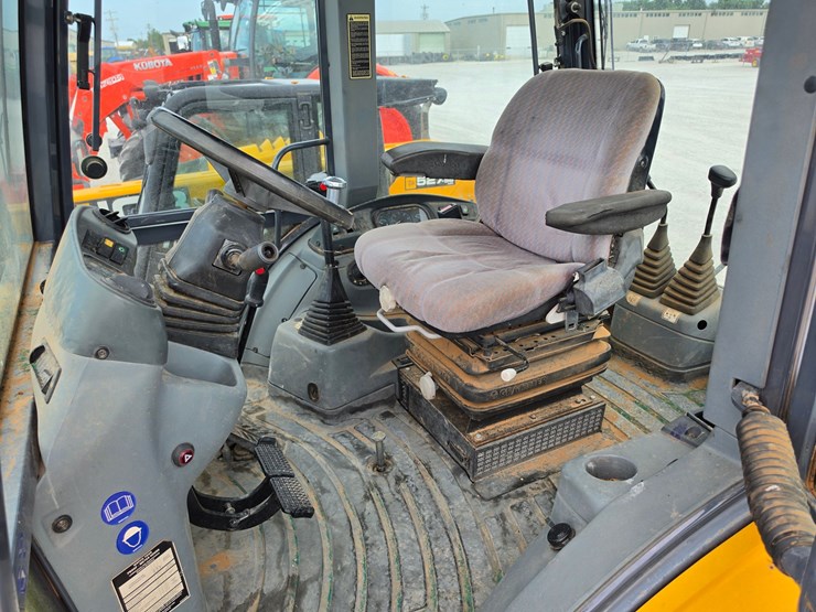 2001-new-holland-lb75-image-8