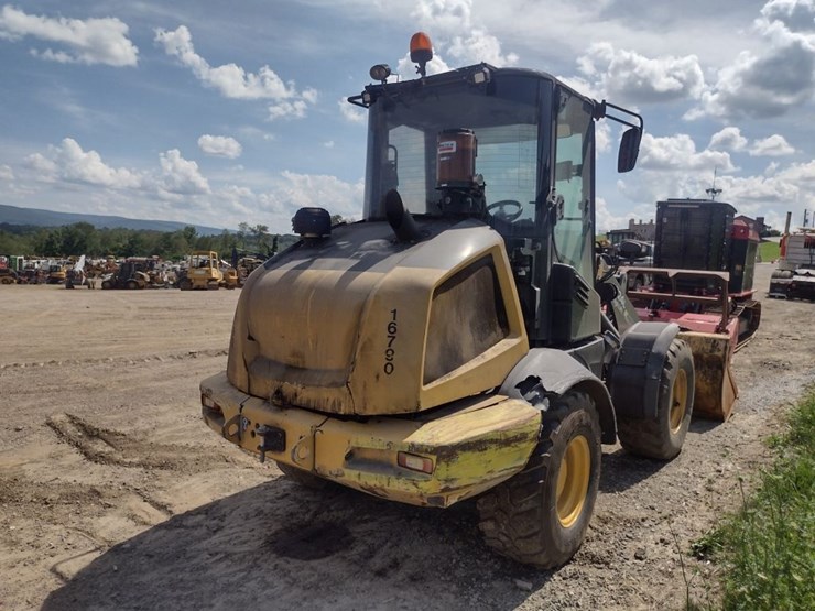 deere-324l-image-32
