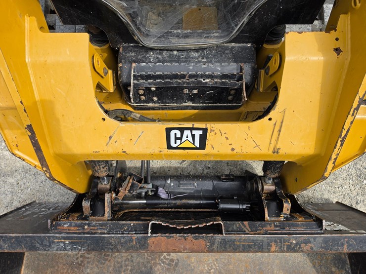 2016-caterpillar-259d-image-5