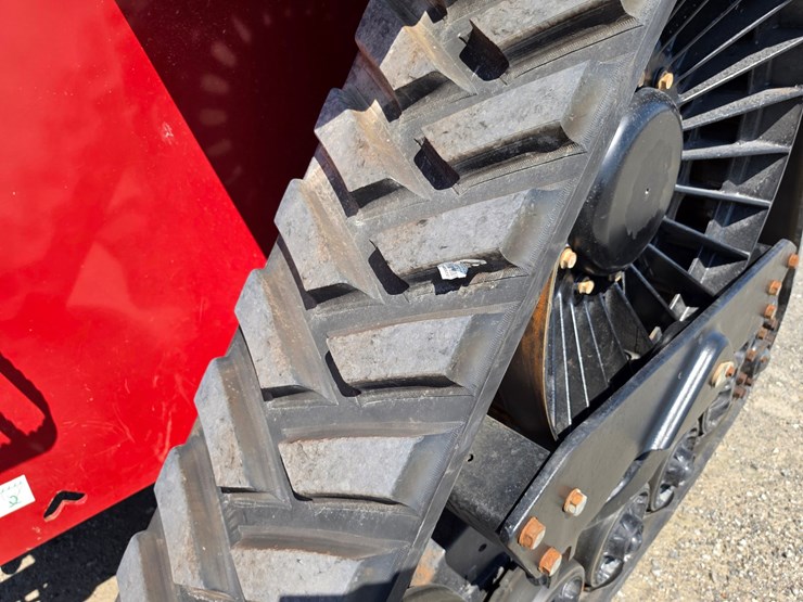2014-case-ih-420-image-15
