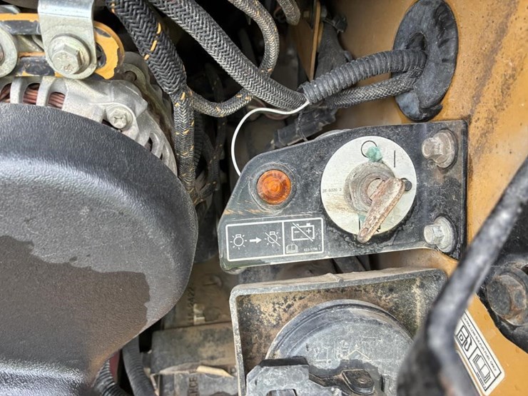 2021-caterpillar-299d3-xe-image-24