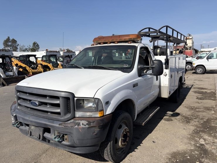 2003-ford-f550-image-1