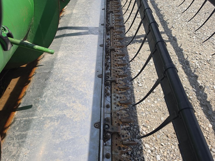 2011-john-deere-630f-image-11