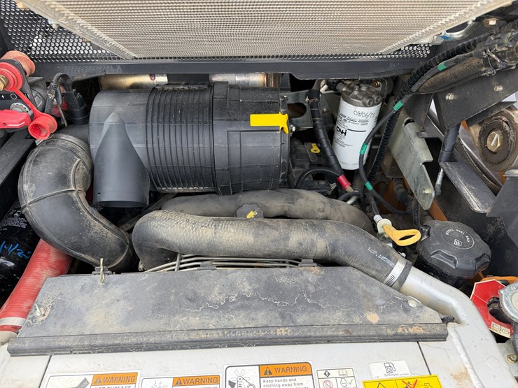 2019-case-tv450-image-18