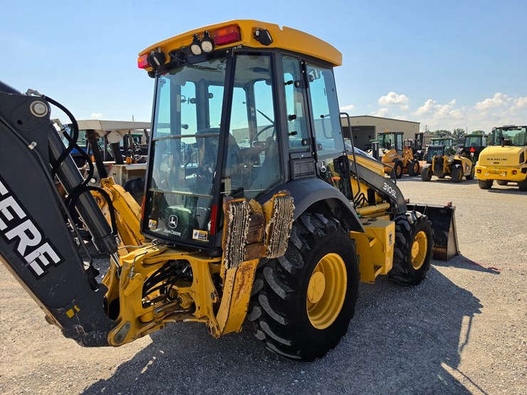 2015-deere-310sl-image-23