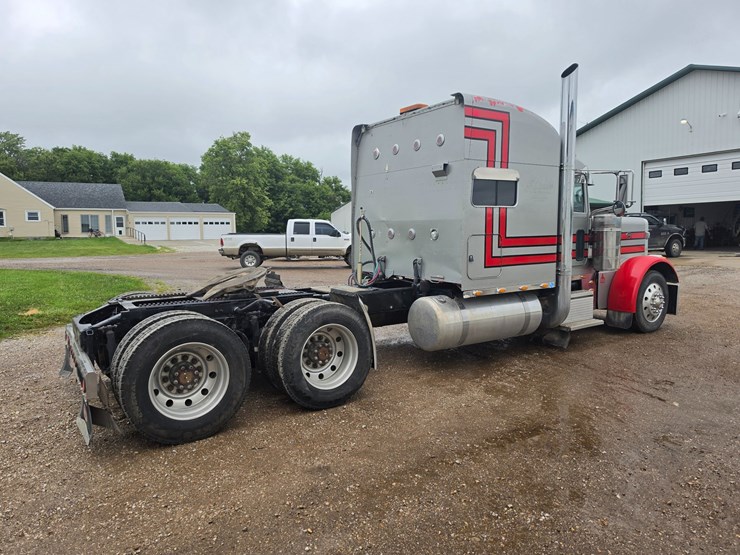 2006-peterbilt-379-image-17