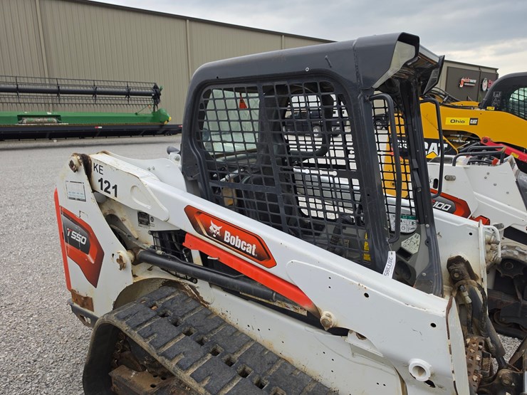 2022-bobcat-t550-image-26