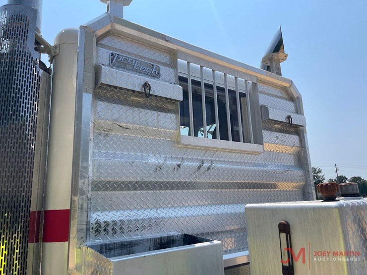 2008-peterbilt-367-image-17