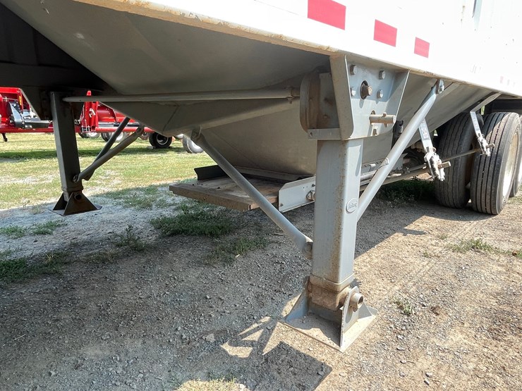 #1260-•-2013-jet-co-tandem-axle-26'-grain-trailer-(has-wi-title)-image-13