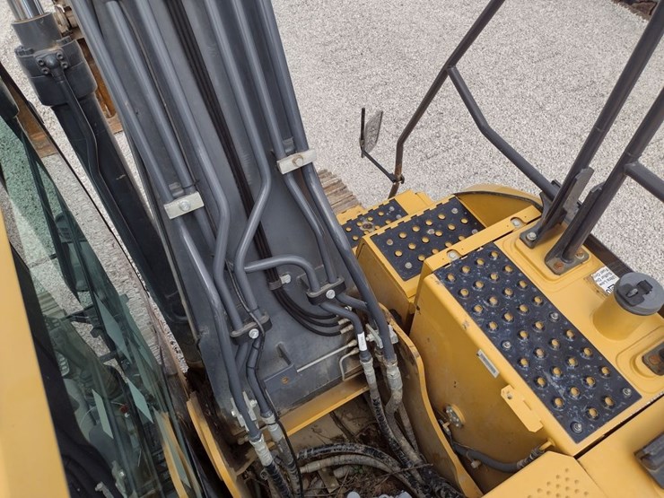deere-160g-lc-image-39