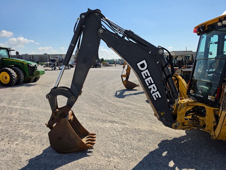 2015-deere-310sl-image-22