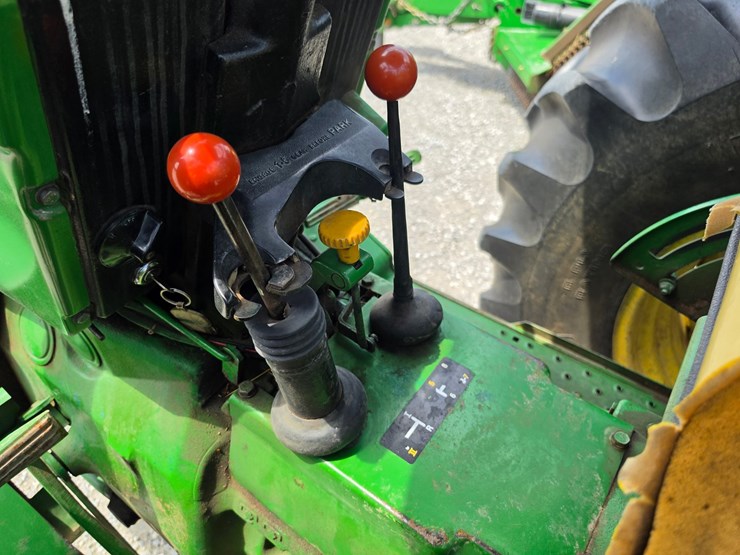 1976-john-deere-2640-image-9