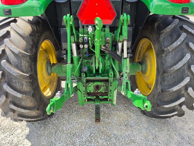 2022-john-deere-6120m-image-14
