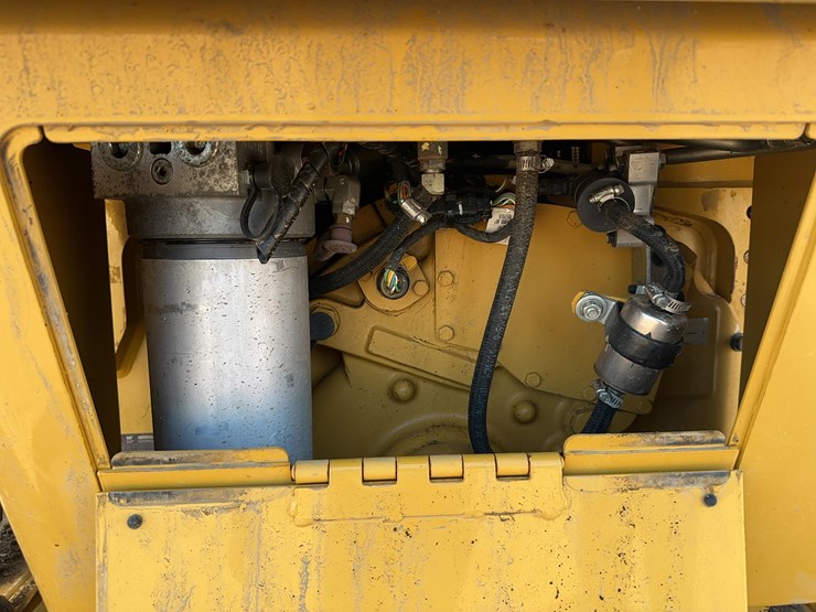 2015-caterpillar-d6n-xl-image-11