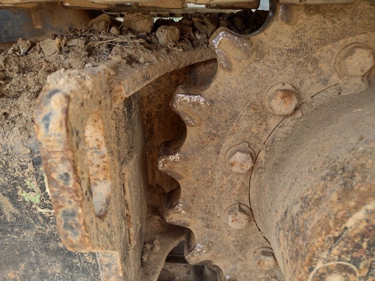 caterpillar-15-image-14