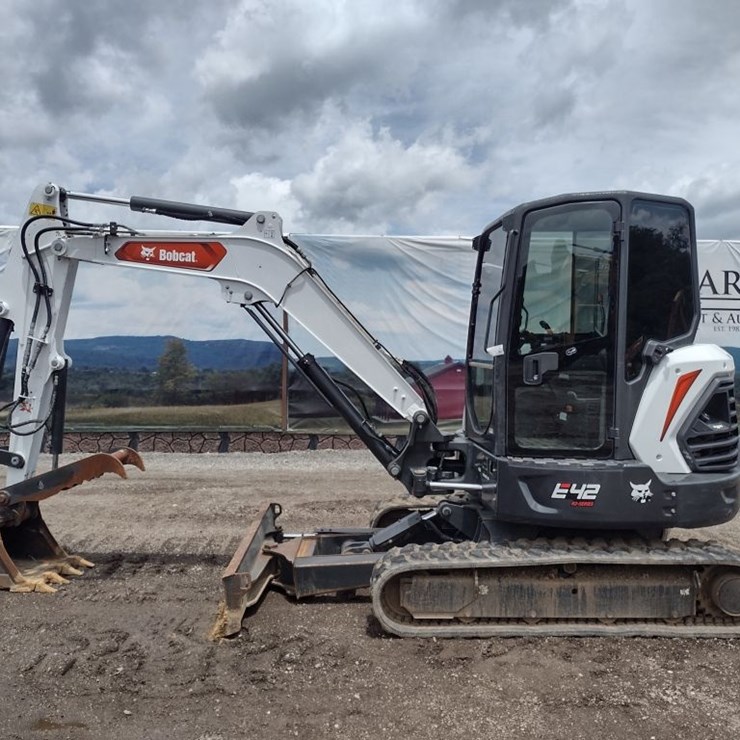 BOBCAT E42