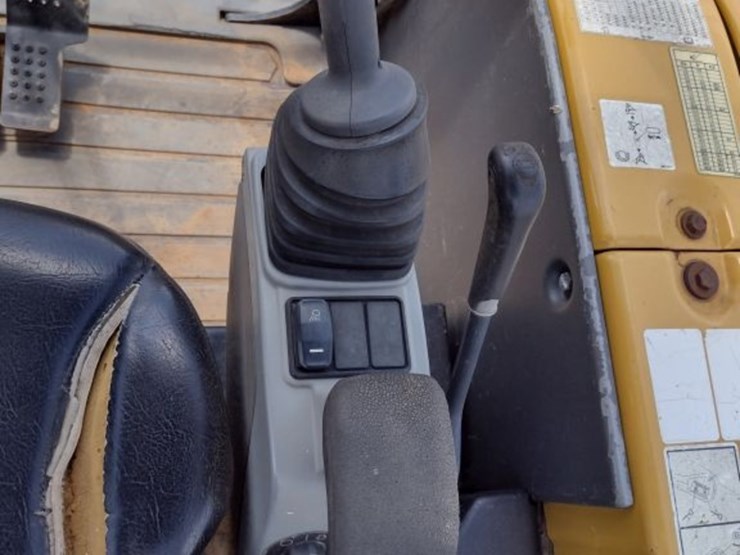 caterpillar-303-image-8
