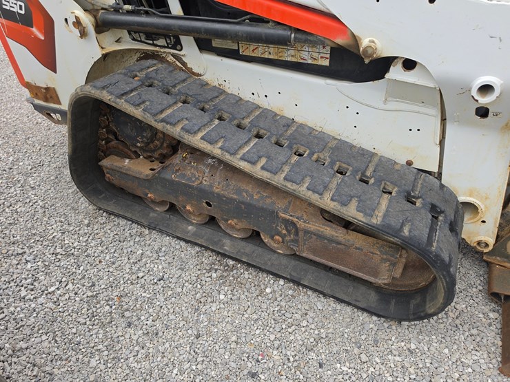 2022-bobcat-t550-image-28