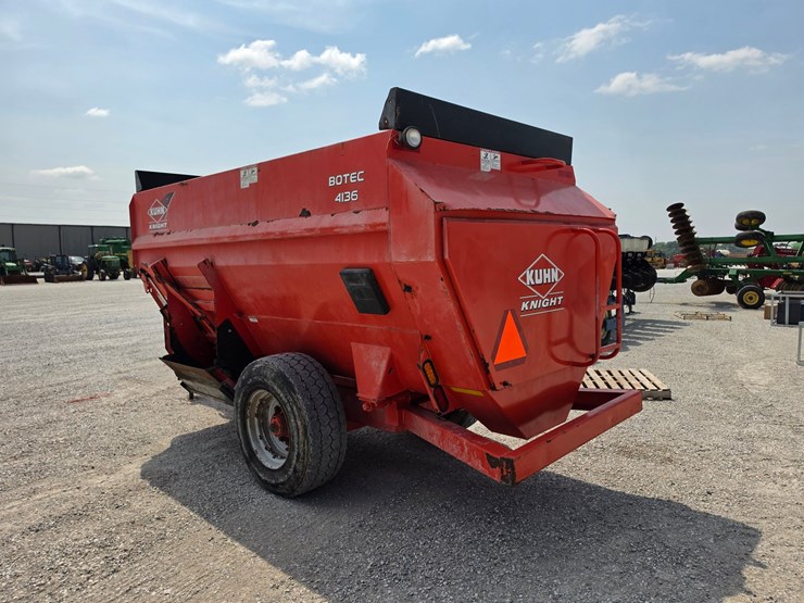 2013-kuhn-knight-4136-image-7
