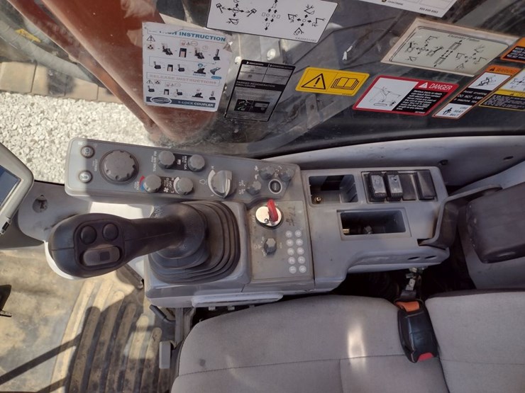 hitachi-zx245us-lc-6n-image-8