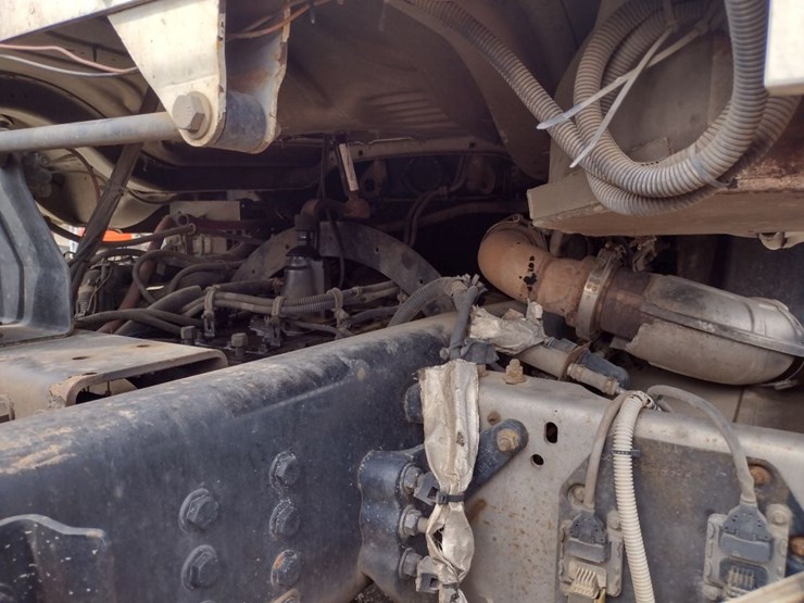 freightliner-114sd-image-33