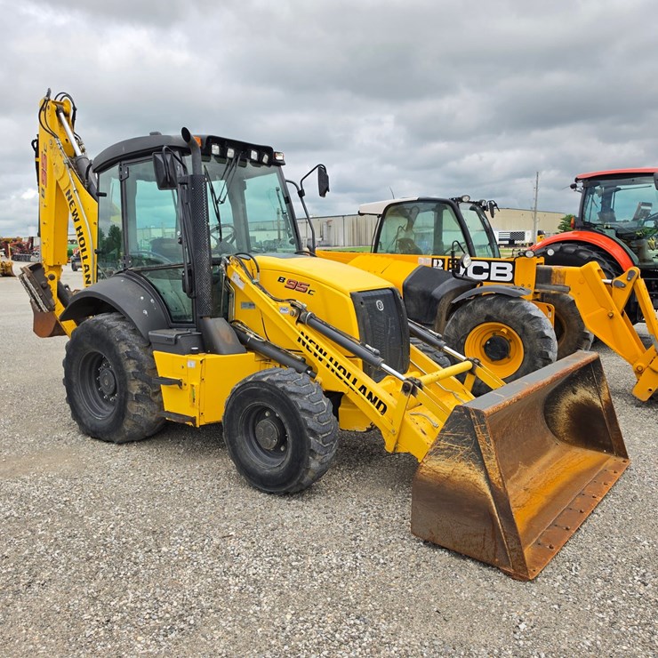 2022 NEW HOLLAND B95C