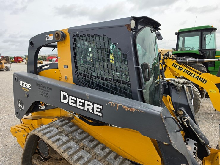 2014-deere-333e-image-24
