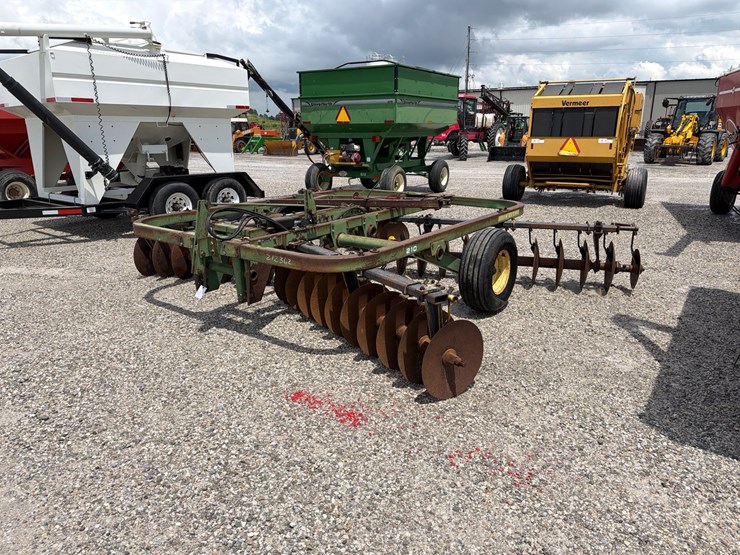 john-deere-210-image-8
