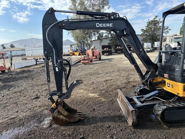 2023-deere-35g-image-5