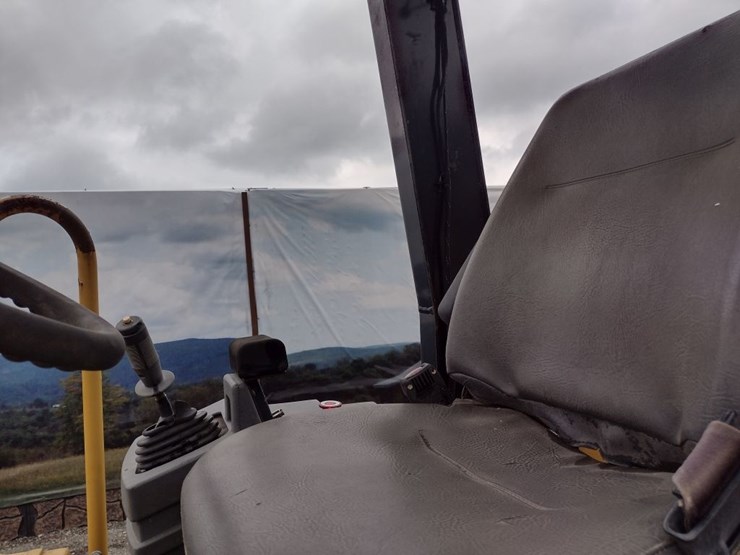 caterpillar-cs-563e-image-10