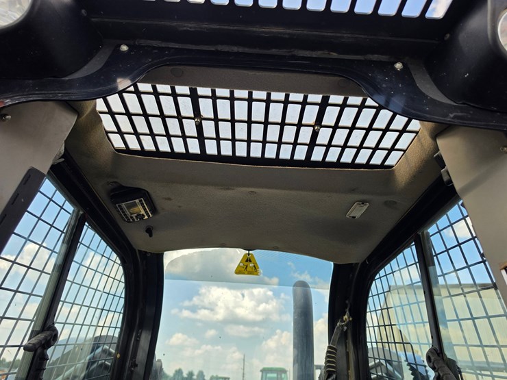 2016-new-holland-c232-image-8